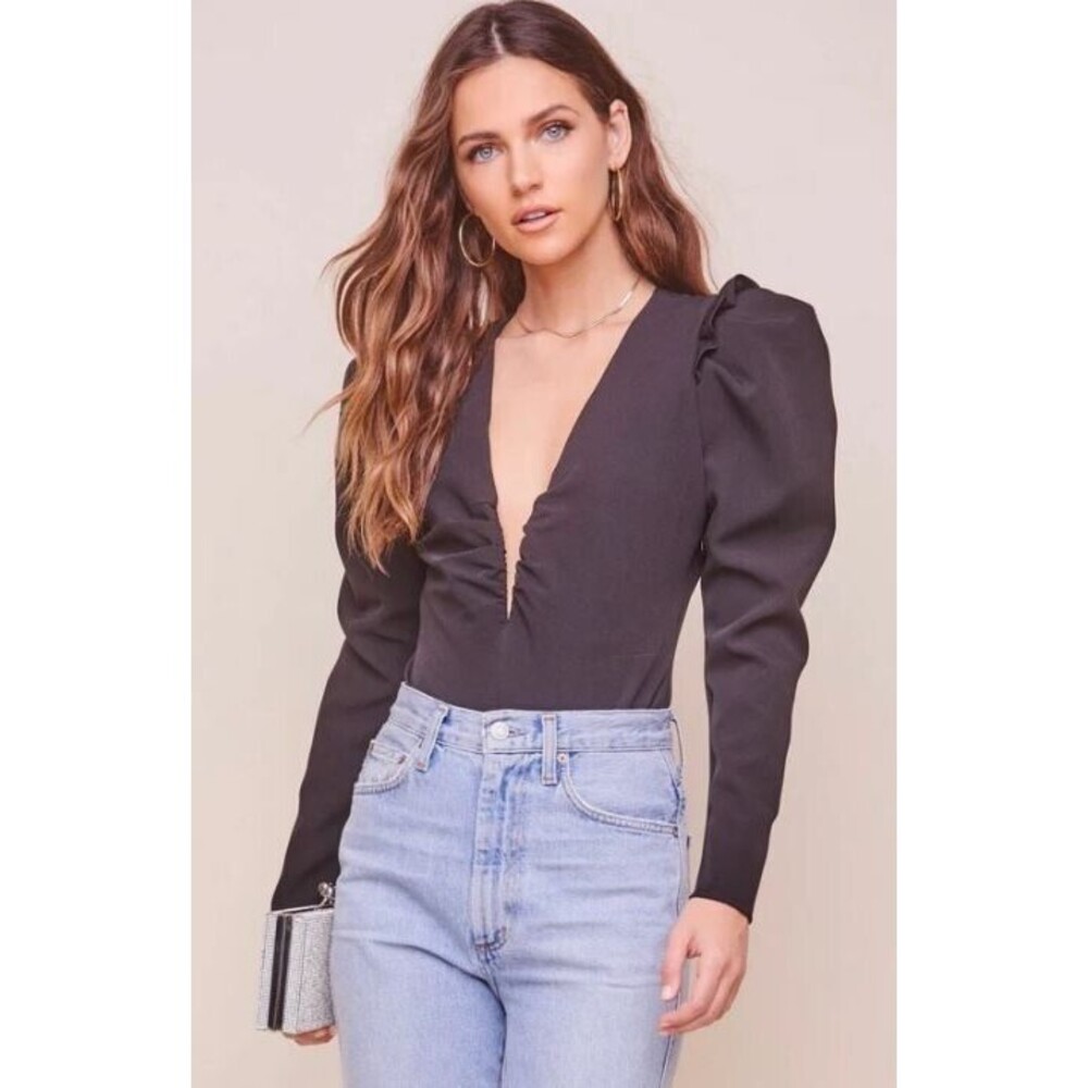 Astr the Label Bodysuit NWOT Amora Black Puff Sleeve Plunge Neck Size XS